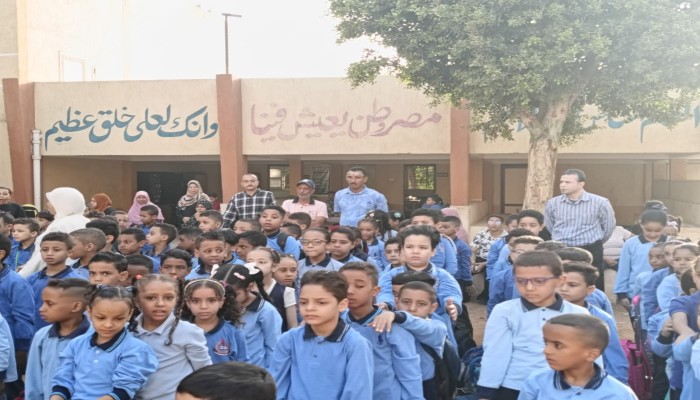 مع  بدايات العام الدراسي الجديد.. 6 واجبات على المعلم تجاه طلابه