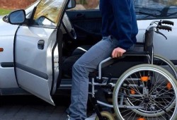 حكومة الانقلاب تحيل مستوردي سيارات المعاقين المخالفين للقضاء بتهمة الاتجار بالبشر