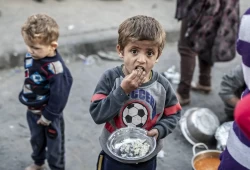 الملياردير الأسترالي أندرو فوريست يتبرع بـ 10 ملايين دولار لإغاثة غزة