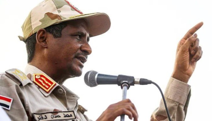 بالفيديو.. حميدتي يتهم مصر بشن ضربات جوية على قواته بالسودان