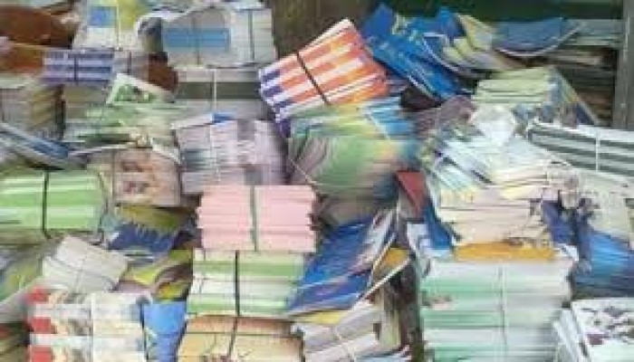 انهيار التعليم في مصر: تأخر استلام الكتب المدرسية وارتفاع تكلفة الطباعة يعمقان الأزمة