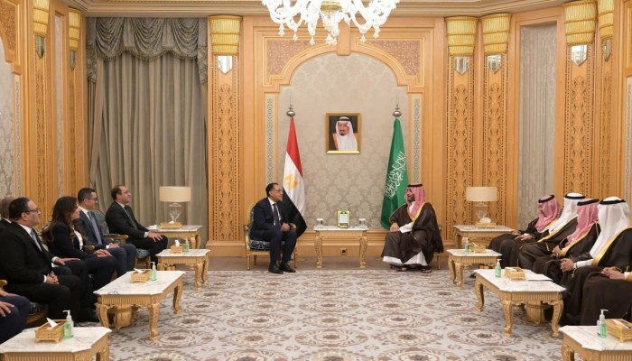 التدخل السعودي في مصر: استثمار استراتيجي أم احتلال ناعم؟