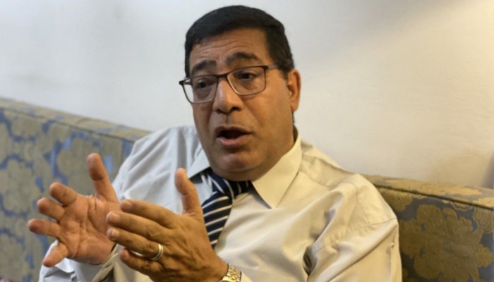 اعتقال الخبير الاقتصادي عبد الخالق فاروق.. اتهم السيسي بتدمير مصر وبيعها
