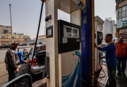 هل يلجأ السيسي لخلط البنزين بالماء لمواجهة نقص الوقود؟.. الأوضاع في مصر بين ارتفاع الأسعار وتفاقم الأزمات