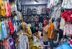 شتاء مرير ينتظر المصريين مع غلاء جنوني لأسعار الملابس