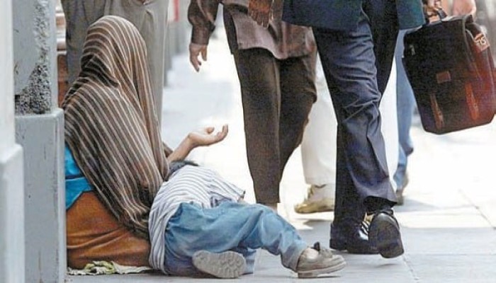 التسول كملاذ أخير في مصر: معاناة الفقر تحت وطأة سياسات السيسي الاقتصادية