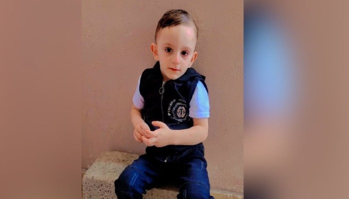 طفل فلسطيني ينجو من صواريخ الاحتلال وتقتله مساعدات الإمارات
