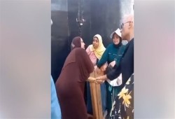 معارك "المقاعد"  مستمرة بمدارس الاسكندرية وسط تكدس كبير للفصول