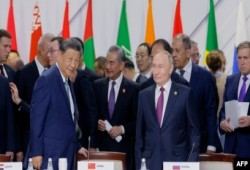 فويس أوف أمريكا: خطة تخلي "البريكس"عن الدولار  ما زال أمامها طريق طويل