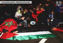 أوقدوا الفتنة .. الصهاينة يحرّفون موقعة أمستردام إلى "معاداة السامية"!