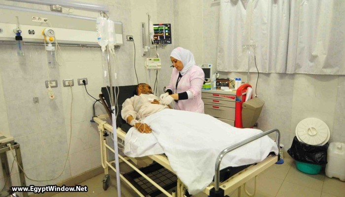 إحصاء رسمي: 40 مليون مصري خارج مظلة التأمين الصحي وأرقام فلكية بالعيادات الخاصة