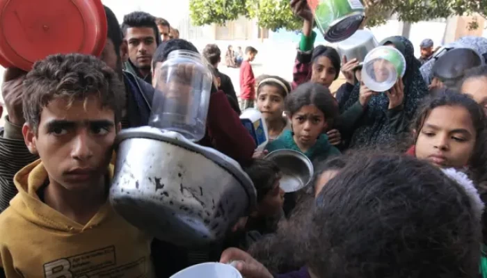 الجارديان: عقوبات أمريكية عبثية لتل أبيب بعد عرقلتها الممنهجة لمساعدات غزة