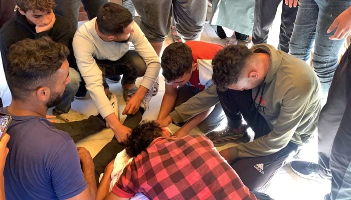 دماء مختلطة بالدقيق.. الاحتلال يقتل فلسطينيين ينقبون عن الطعام بغزة