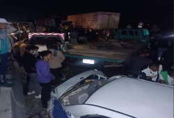 الساعون على لقمة العيش .. آلاف يشيعون 13 عاملا لقوا مصرعهم على طريق الموت المطرية -بورسعيد (فيديو) 