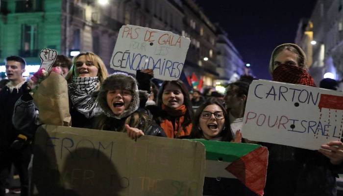 المئات يحتجون في باريس ضد حملة لجمع الأموال لجيش الاحتلال