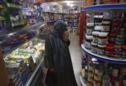 الطبقة المتوسطة تصرخ من الغلاء..فماذا عن الفقراء؟!