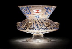 خمسة مليون استرليني في مصباح مملوكي .. وناشطون: الآثار لم تسجل مشكاة الأمير "صرغتمش" المسروقة!