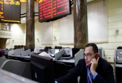 البورصة المصرية تخسر 32.5 مليار جنيه في أسبوع: انخفاضات جماعية في المؤشرات وتراجع أحجام التداول