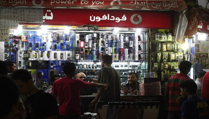 رسوم التسجيل تهز سوق الهواتف المحمولة بمصر