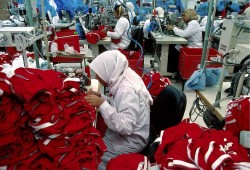 .. هذه مطالب المرأة العاملة من قانون العمل الجديد بمصر