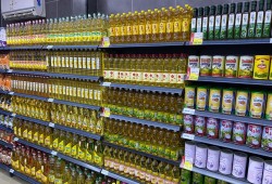 9 جنيهات... زيادة جديدة لزجاجة زيت الطعام بالأسواق