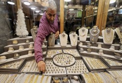 أسعار الذهب تواصل الارتفاع في مصر: عيار 21 يلامس 3800 جنيه بالمصنعية