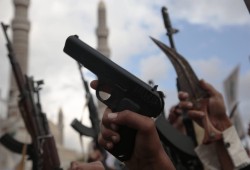 أتلانتيك هآوس: هذا ما تستفيده روسيا وإيران والحوثيون من تجنيد موسكو للمرتزقة اليمنيين