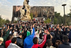 «انتصار الشعب».. سقوط الأسد وانطلاق عهد جديد وسط احتفالات عارمة في دمشق (فيديو)