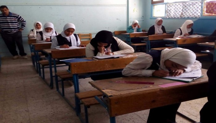 بعد عودة السوريين إلى وطنهم .. 246 ألف طفل من اللاجئين محرومون من التعليم في مصر