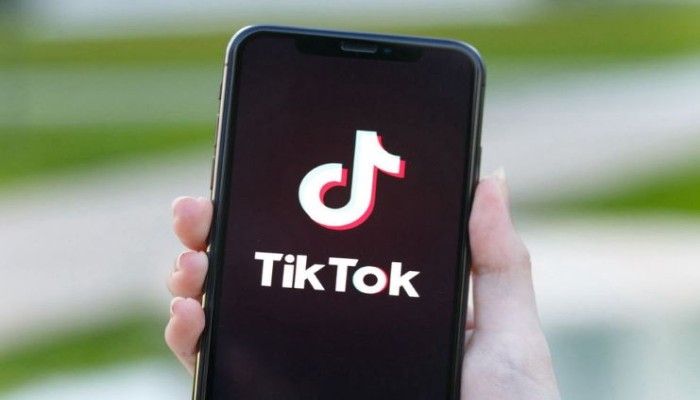 حظر TikTok خلال شهر في أمريكا.. هل يمنع العرب التطبيق الصيني؟!