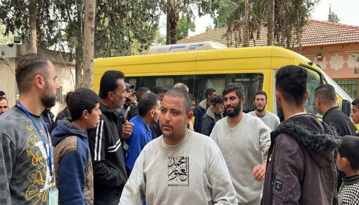 بالأسماء..الاحتلال الصهيوني يفرج عن 40 أسيرًا من غزَّة عبر معبر كرم أبو سالم