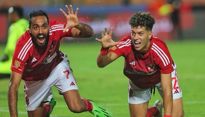 بلاغ يتهم لاعبَي الأهلي إمام عاشور ومحمود كهربا بتهريب مخدرات!