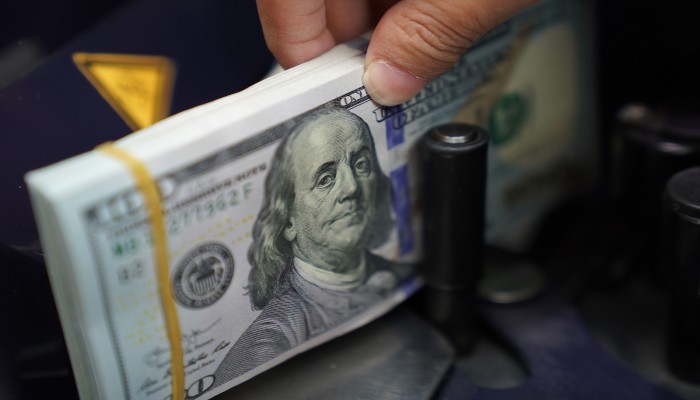 توقعات من صندوق النقد وخبراء اقتصاد بصعود الدولار إلى +56 جنيهًا في 2025