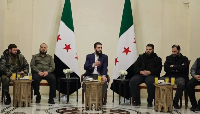 الشرع يعلن حلّ فصائل المعارضة ويدمجها في وزارة الدفاع