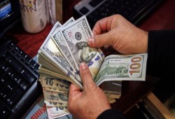 هاشتاج "الدولار" يتصدر بعد بيع أصول مصرية بسعر معوم جديد