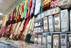 ارتفاع أسعار البطاطين يشل الجمعيات الخيرية؛ والفقراء يواجهون البرد بلا أغطية