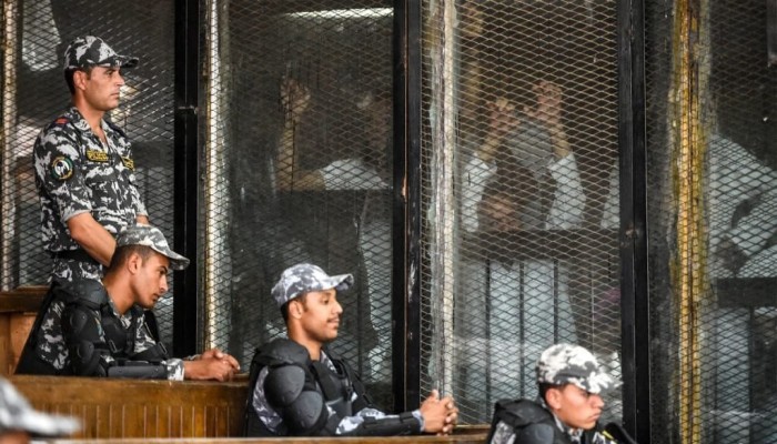 تدوير 68 معتقلا بقضايا ملفقة خلال حبسهم رغم حصولهم على البراءة