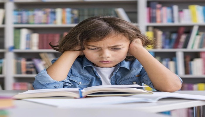 17 نصيحة مهمة للتعامل مع الطفل العنيد في المذاكرة أيام الامتحانات