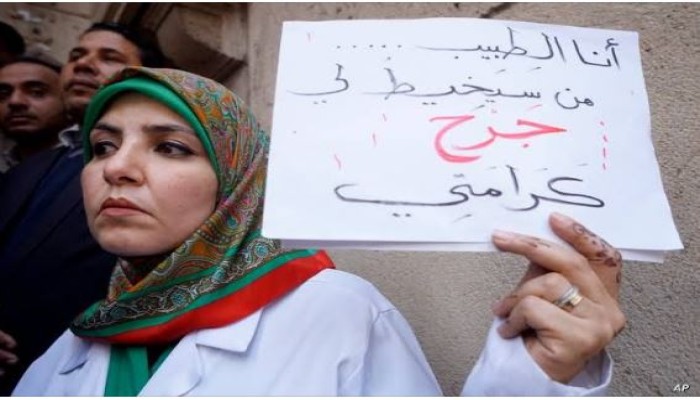 #حبس_الأطباء يتفاعل على "التواصل" وسط تحذيرات من قانون تجفيف مصر من الدكاترة