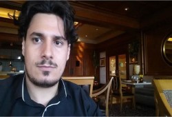 أمن السيسي يعتقل ناشطًا سوريًا بعد دعوته لرفع علم الثورة فوق السفارة