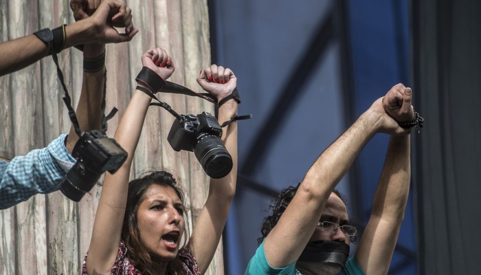 319 انتهاكاً و43 صحافياً معتقلاً... مصر في مرمى انتقادات الحريات الإعلامية عام 2024