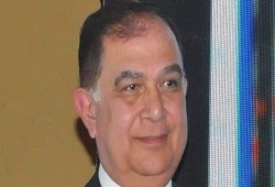 القلق يسيطر على القطاع الطبي بعد تشريعات حبس الأطباء.. ورئيس جمعية جراحة القلب يعلن اعتزاله الطب