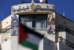 حظر سلطة عباس قناة الجزيرة لوأد المقاومة الفلسطينية