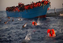 تشدد إيطاليا ضد المهاجرين يغرق الآلاف بالبحر المتوسط