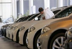 بالأرقام..تفاقم أزمة السيارات في 2025