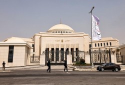 برلمان السيسي يقنن التجسس على الهواتف ووسائل التواصل الاجتماعي مدى الحياة