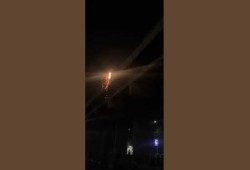 بالفيديو.. الفقر يدفع مواطنين لسرقة حديد كوبري العروبة بالهرم