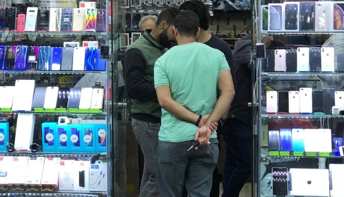 الركود يضرب سوق الهواتف المحمولة في مصر بسبب ارتفاع الأسعار