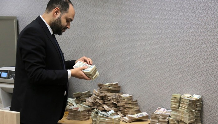 كارثة اقتصادية...بنك "جولدمان ساكس:" مصر ستزيد الاقتراض حتى يوليو 2025