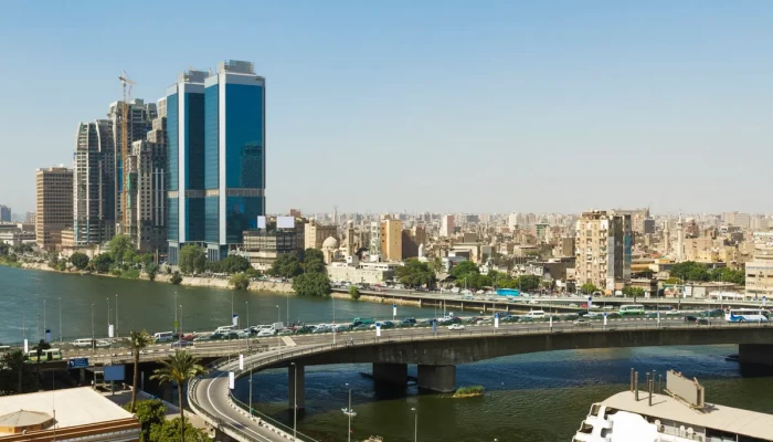 تسهيلات حكومة الانقلاب مجرد كلام.. تعرف على أسباب هروب الشركات من مصر